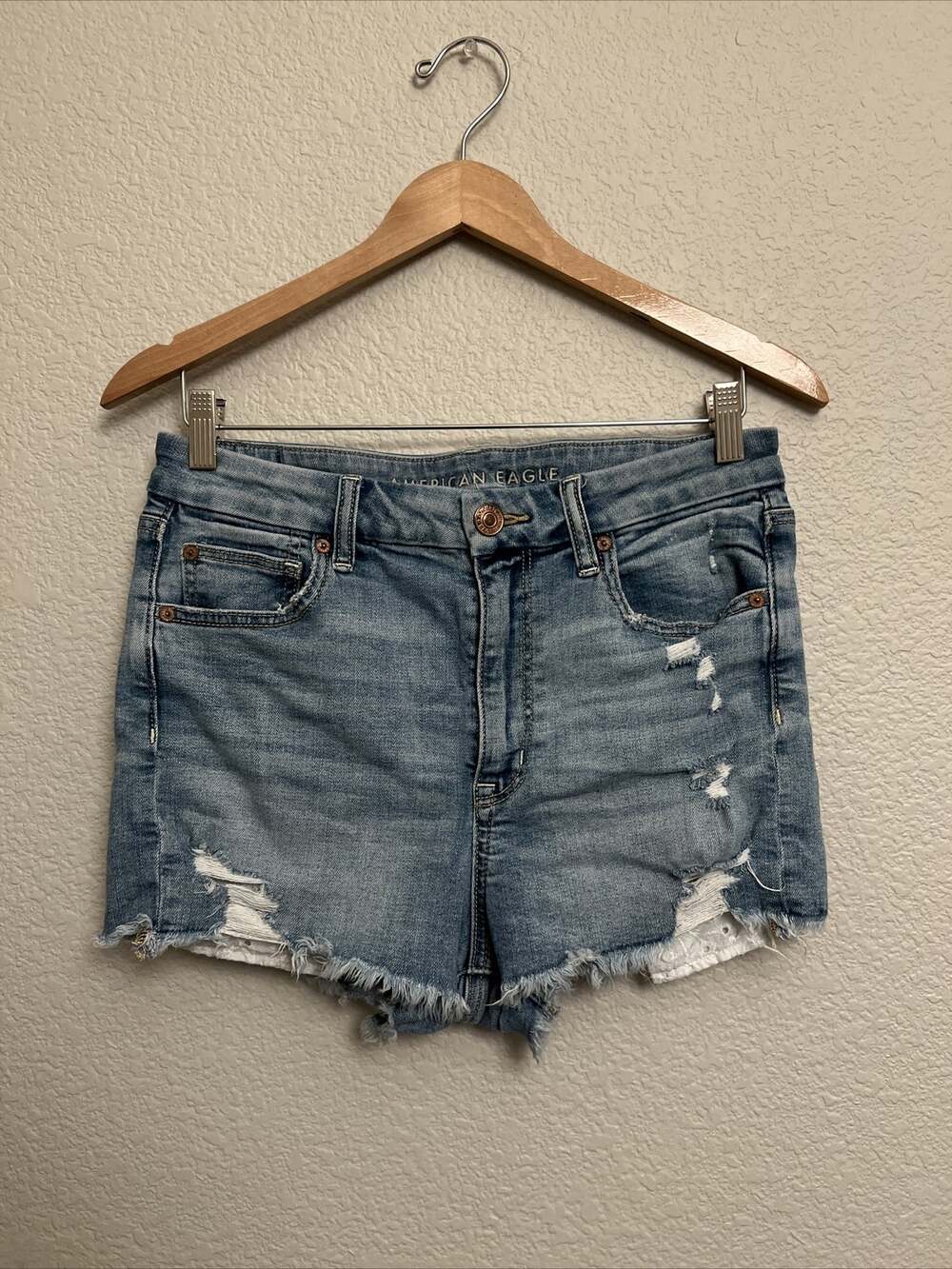American Eagle Jean Shorts Mom Denim Blue Distressed Cut Off Curvy High Rise 90s
